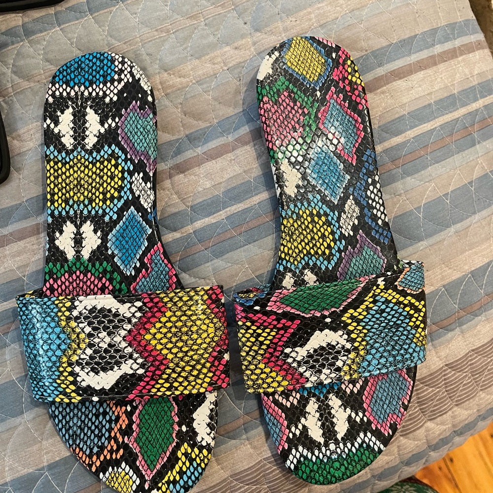 SHEIN wide width multicolored sandals size 11